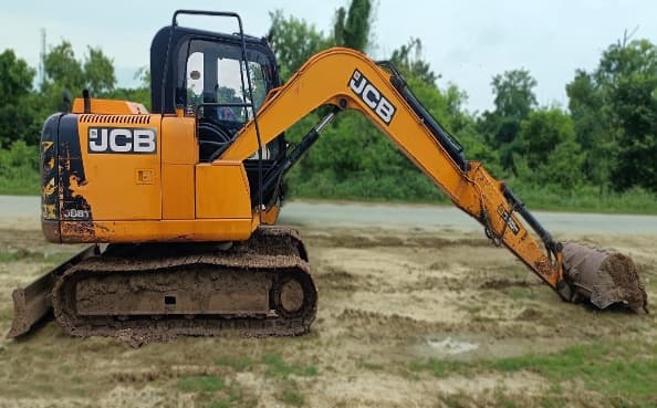 HYDRAULIC EXCAVATOR JCB JS210 LC
